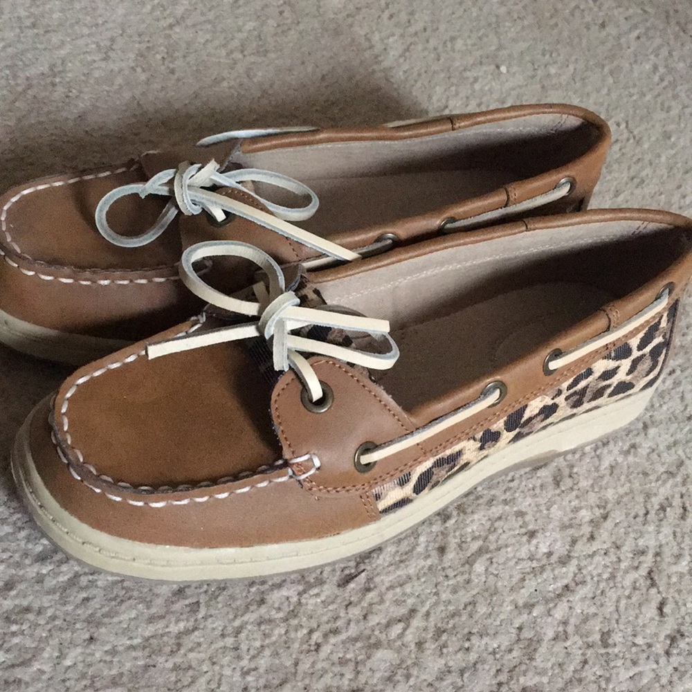 Croft & Barrow size 6 boat shoes